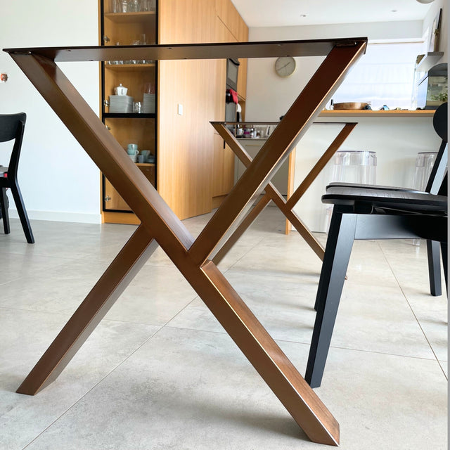 Industrial-style MRWUU steel table legs – sturdy 80x40 mm profile, perfect for dining tables and office desks in the UK or Ireland